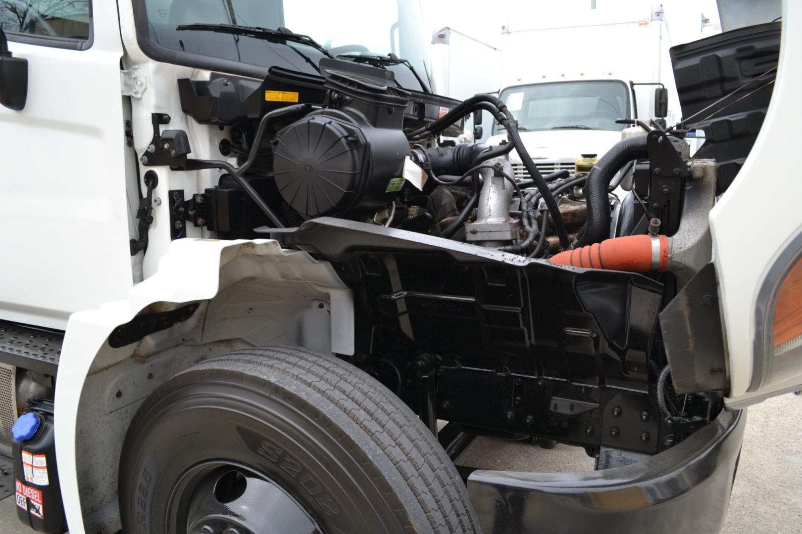 2019 WHITE /BLACK HINO 268 with an JO8E-WU 8.0L 230HP engine, ALLISON 2200RDS AUTOMATIC transmission, located at 9172 North Fwy, Houston, TX, 77037, (713) 910-6868, 29.887470, -95.411903 - Photo#13